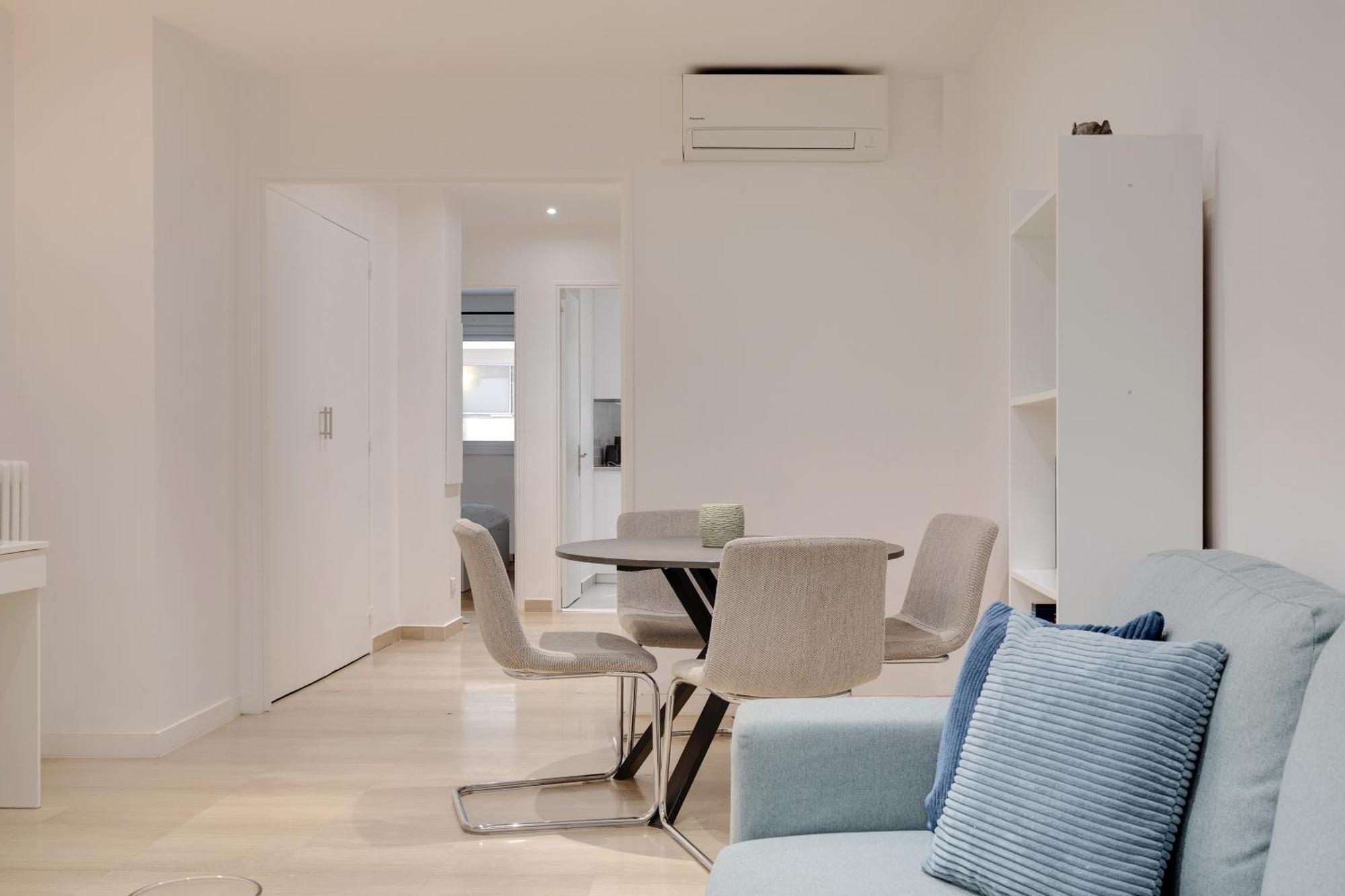 Newly Renovated Charming Downtown Apartment Antibes Exterior foto